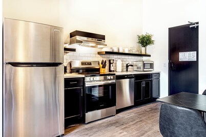 Studio Queen in the heart of downtown.