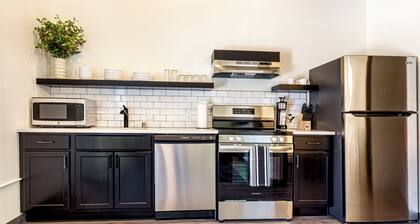One Bedroom Queen in the heart of downtown.