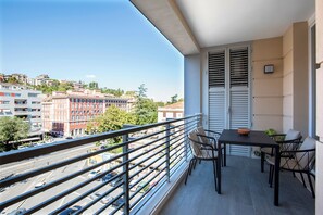 Outdoor dining - Sky Luxury (Roma)