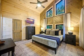 2 bedrooms, desk, free WiFi, bed sheets