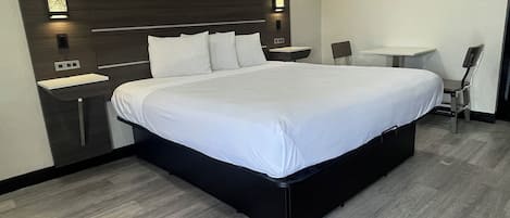 Desk, laptop workspace, iron/ironing board, free WiFi