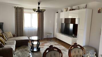 TV, fireplace, stereo