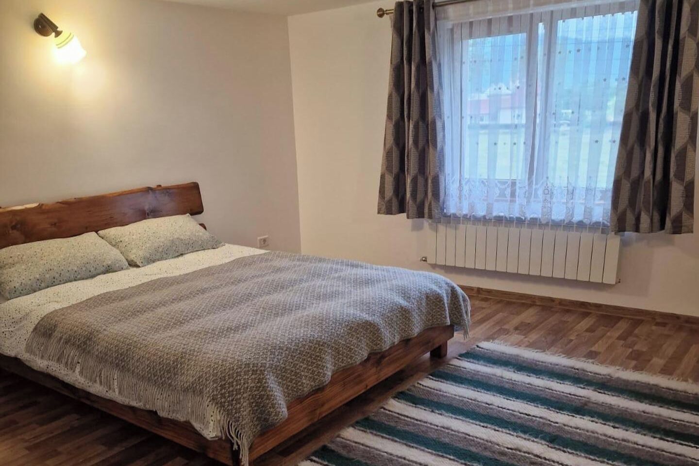 4 bedrooms, WiFi, bed sheets