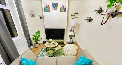 Chatham Home - Sleeps 6 - Close to Station - Wifi