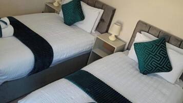 3 bedrooms, WiFi, bed sheets
