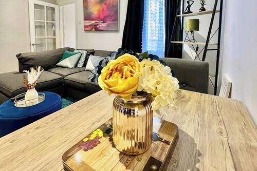 3 Bed-Sleeps 6-Great for Groups/Families