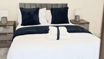 3 bedrooms, iron/ironing board, WiFi, bed sheets