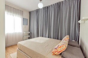 3 bedrooms, WiFi, bed sheets - Blue Sea Modern Apartment with Sea View (Motril)