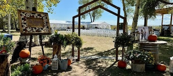 Charming Farm House 3-bedroom house in amazing Monte Vista with mountain views