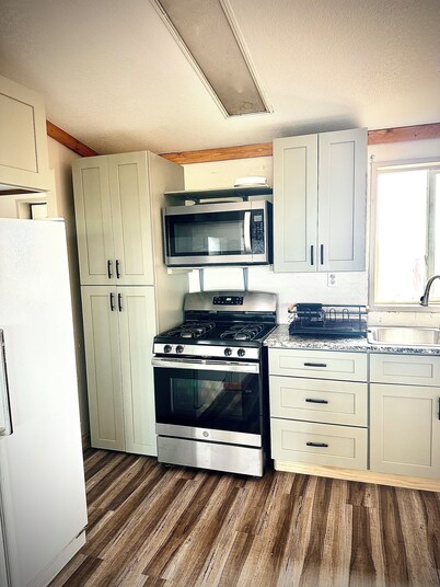 Charming Farm House 3-bedroom house in amazing Monte Vista with mountain views