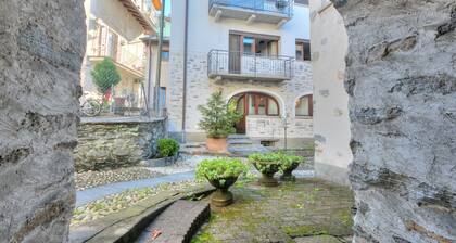 Ca Cornocc with Private Terrace in Gordola, Gordola, Switzerland