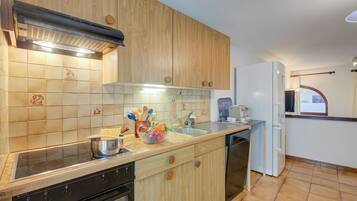 Kühlschrank, Ofen, Herdplatte, Geschirrspüler