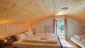 1 bedroom, free WiFi, bed sheets