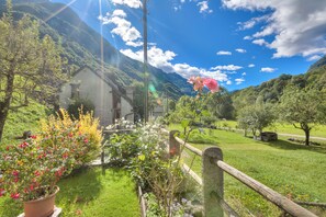 Property grounds - Ca Contina, Frasco, Switzerland (Frasco)