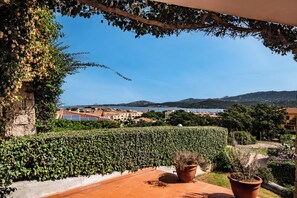 Property grounds - Villa Laura, Cannigione, Italy (Cannigione)