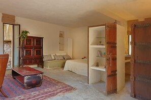 4 chambres, fer et planche à repasser, Wi-Fi, literie fournie