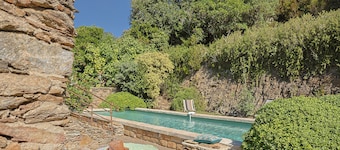 Villa Canapaggio, magnificent stone house with private swimming pool in Cap Corse