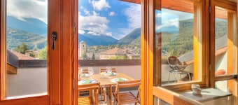 Sunny Penthouse, Oulx, Italy