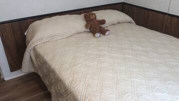 3 bedrooms, WiFi, bed sheets