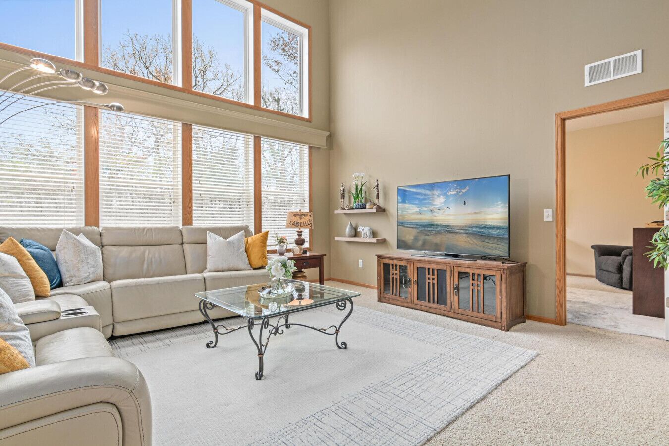 智能电视、壁炉、电子游戏、乒乓球