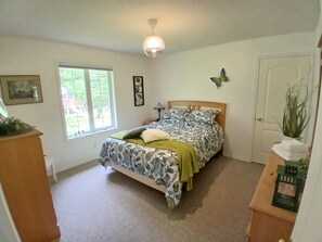 1 bedroom, iron/ironing board, travel cot, free WiFi