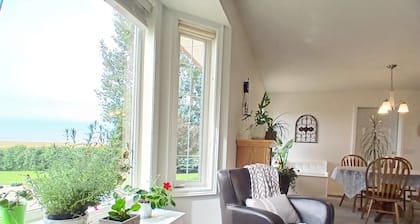 Guest suite near Lethbridge with attached garage for you to use