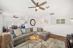 TV - Premium 2BD, Bonus Rm, AC, Epic Pool and Spa (Princeville)