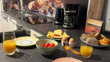 Kühlschrank, Ofen, Herdplatte, Geschirrspüler