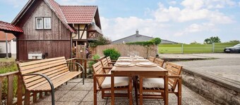 Appartamento 'Apartments Am Hainich - Elsbeere' con terrazza in comune, giardino privato e Wi-Fi