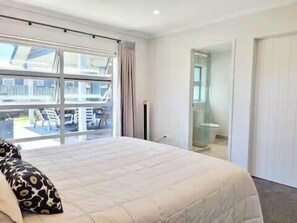 4 bedrooms, free WiFi