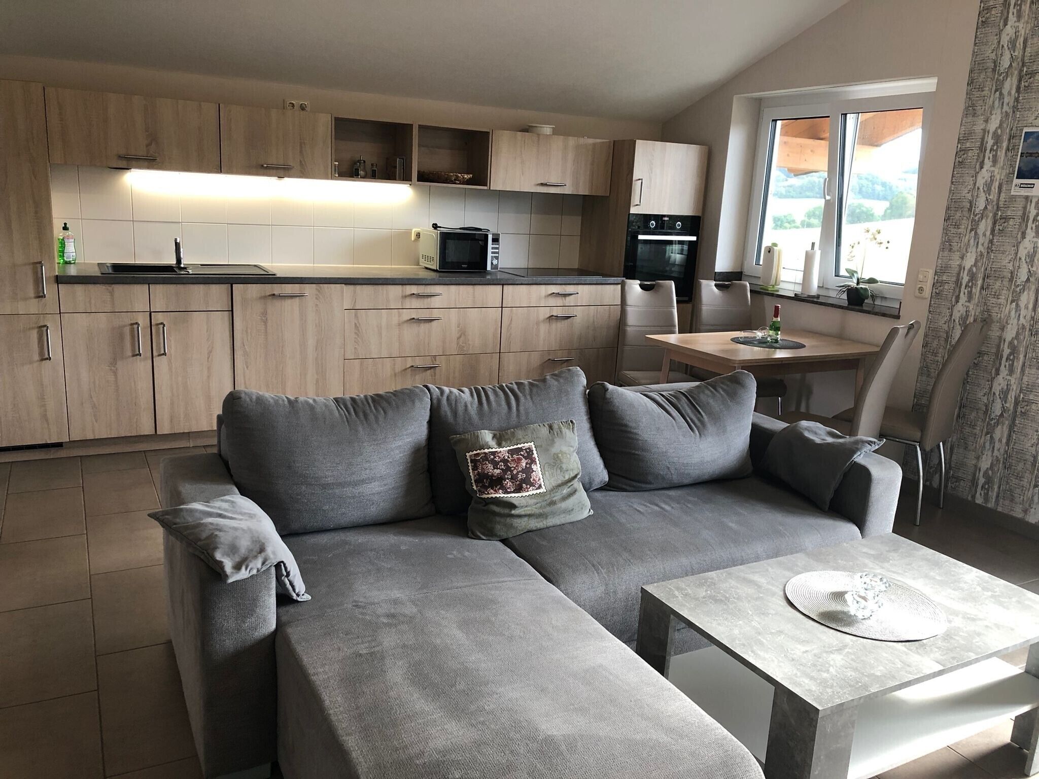 Télévision, chaîne hi-fi