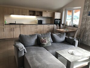 Fernseher, Stereoanlage