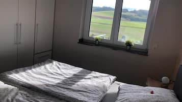 3 bedrooms, free WiFi, bed sheets