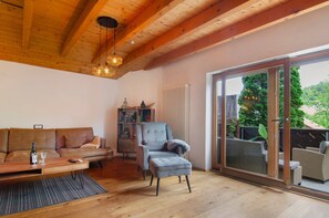 TV, fireplace, table tennis