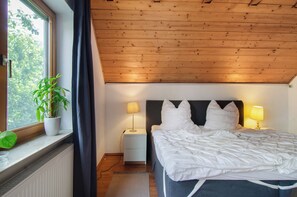 2 slaapkamers, een strijkplank/strijkijzer, gratis wifi, beddengoed