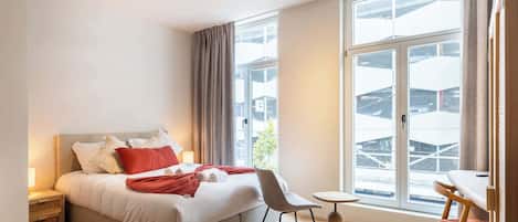 1 bedroom, desk, WiFi, bed sheets
