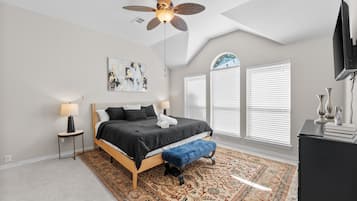 4 Schlafzimmer, Schreibtisch, Bügeleisen/Bügelbrett, kostenloses WLAN