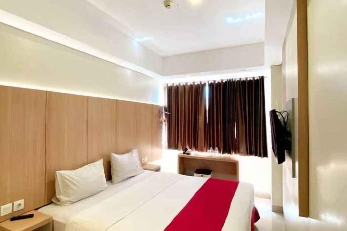 In-room safe, desk, iron/ironing board, free WiFi