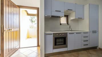 Apartment, 2 Bedrooms, Balcony | Private kitchen