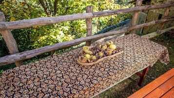 Nhà, 2 phòng ngủ, cạnh núi | Hiên