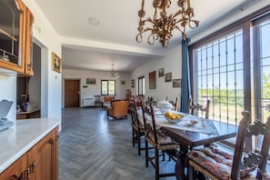 Ferienhaus, 2 Schlafzimmer, Bergseite | Eigene Küche | Kühlschrank, Herdplatte, Geschirrspüler, Kochgeschirr/Geschirr/Besteck