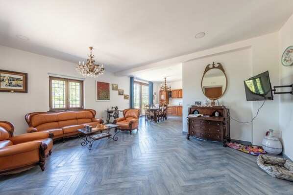 House, 2 Bedrooms, Mountainside | Living area | Flat-screen TV - Lo Specchio Di Alice (Lioni)