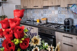 公寓, 2 间卧室, 露台 | 私人厨房 | 冰箱、烤箱、炉灶、厨具/餐具