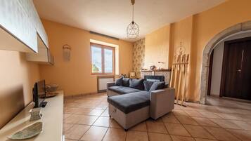 Appartement, 2 chambres, patio | Coin séjour