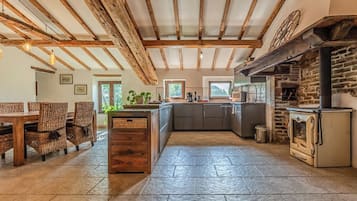 Apartment, 5 Schlafzimmer, Terrasse, Bergblick | Eigene Küche | Kühlschrank, Mikrowelle, Ofen, Herdplatte