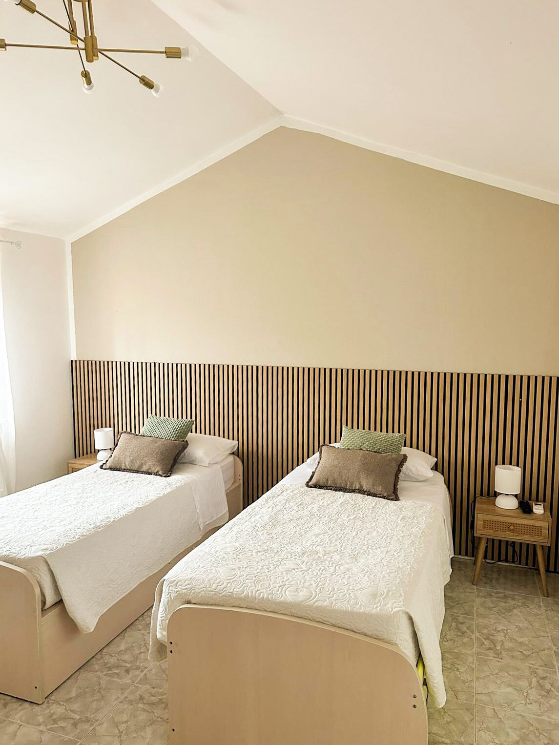 2 habitaciones, tabla de planchar con plancha y wifi gratis 