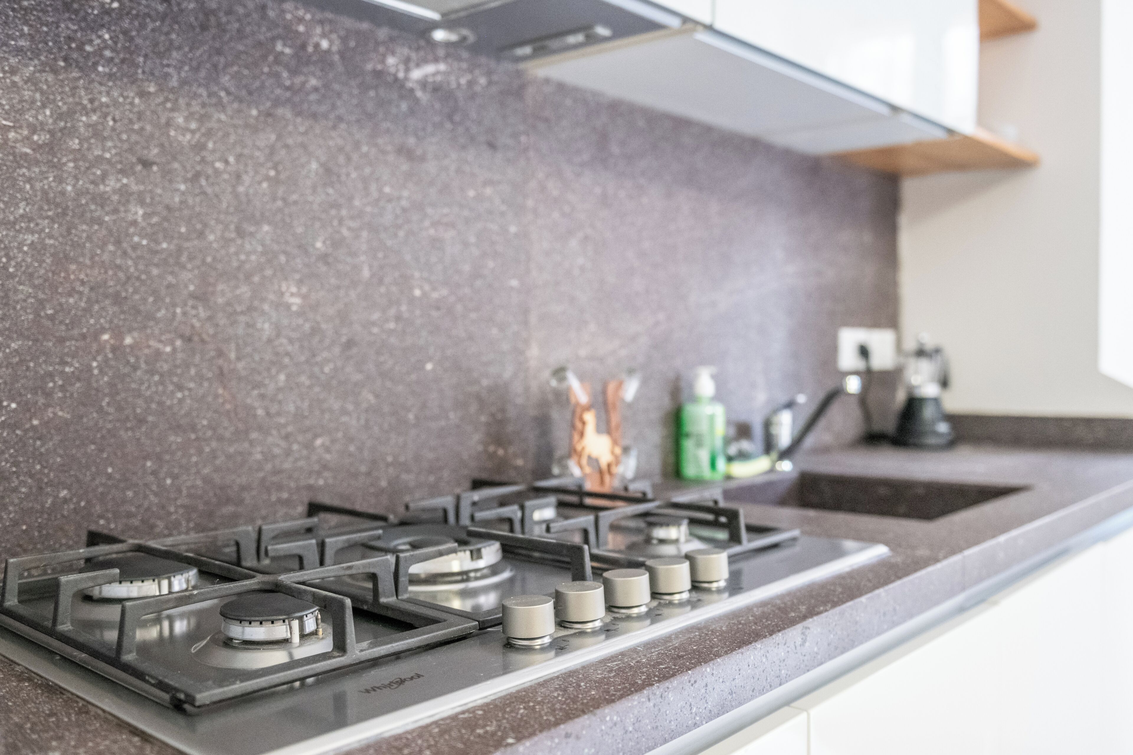 Departamento, 2 habitaciones, balcón | Cocina privada | Refrigerador, horno, parrilla de estufa y lavavajillas 