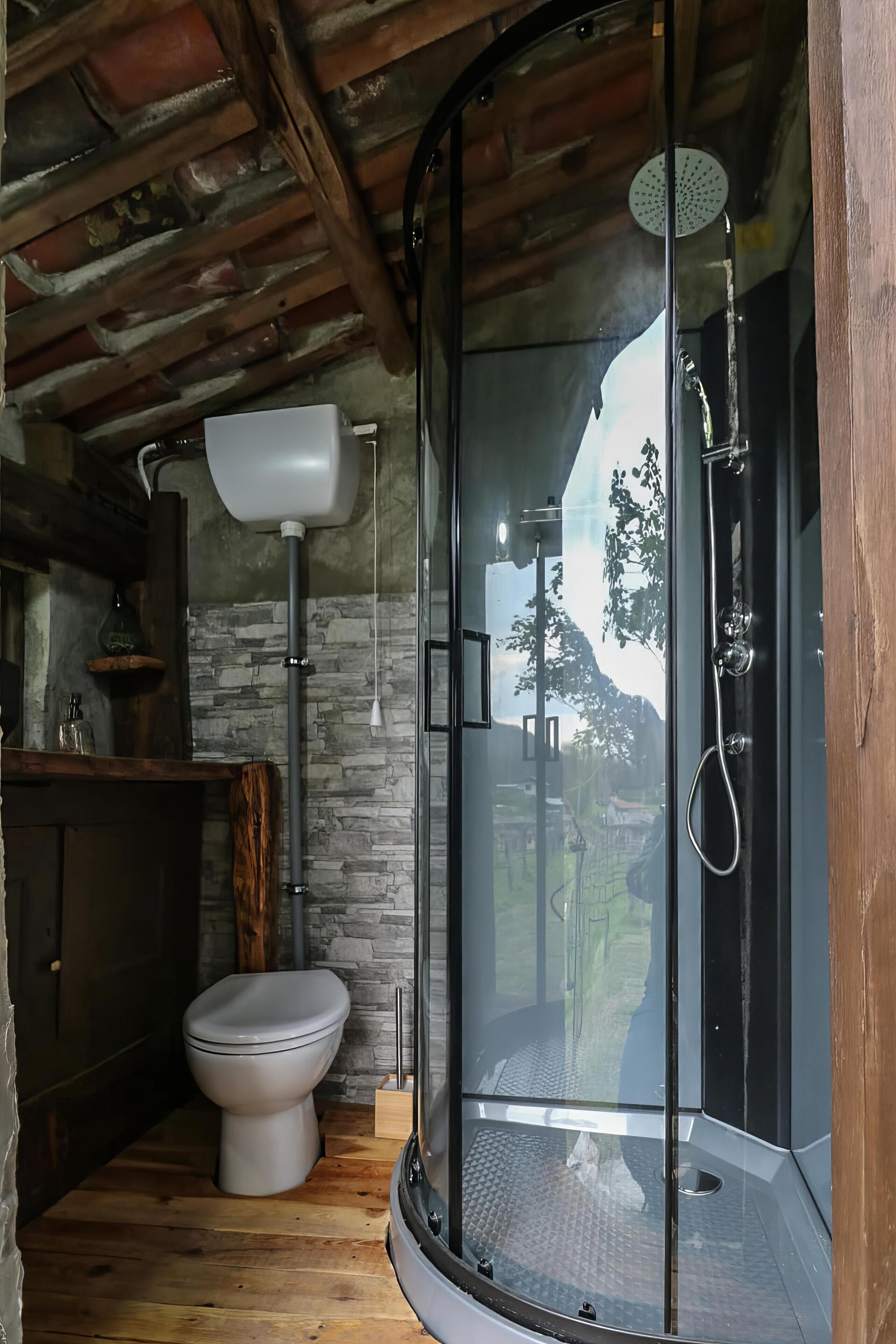 House, 1 Bedroom, Mountain View, Mountainside | Bathroom | Shower, hair dryer, towels