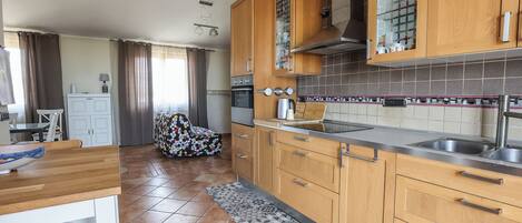 Apartment, 2 Bedrooms, Terrace | Private kitchen | Fridge, oven, stovetop, cookware/dishes/utensils