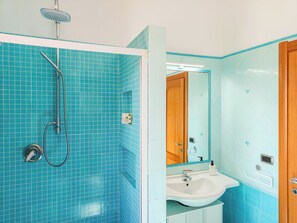 Shower, hair dryer, towels - Hakuna Matata (Pontecagnano Faiano)